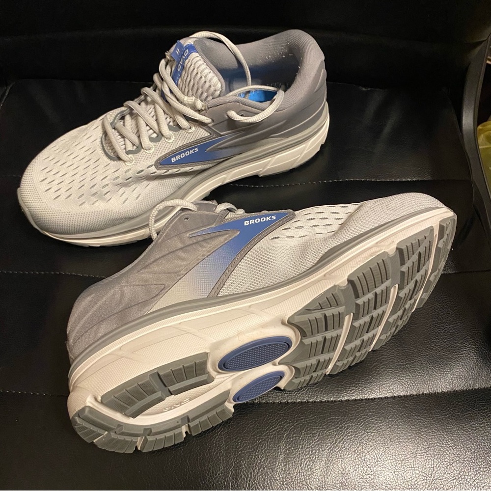 Brooks Dyad 11 Walking Shoes - Picture 4 of 12